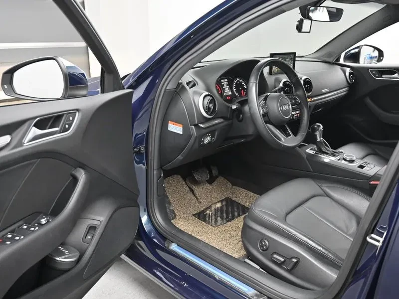 Audi A3 A3 40 Tfsi 8V, снимка 11 - Автомобили и джипове - 56112604