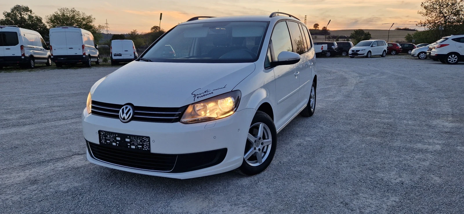 VW Touran 1.6 TDI  Автоматик EU-5, снимка 1