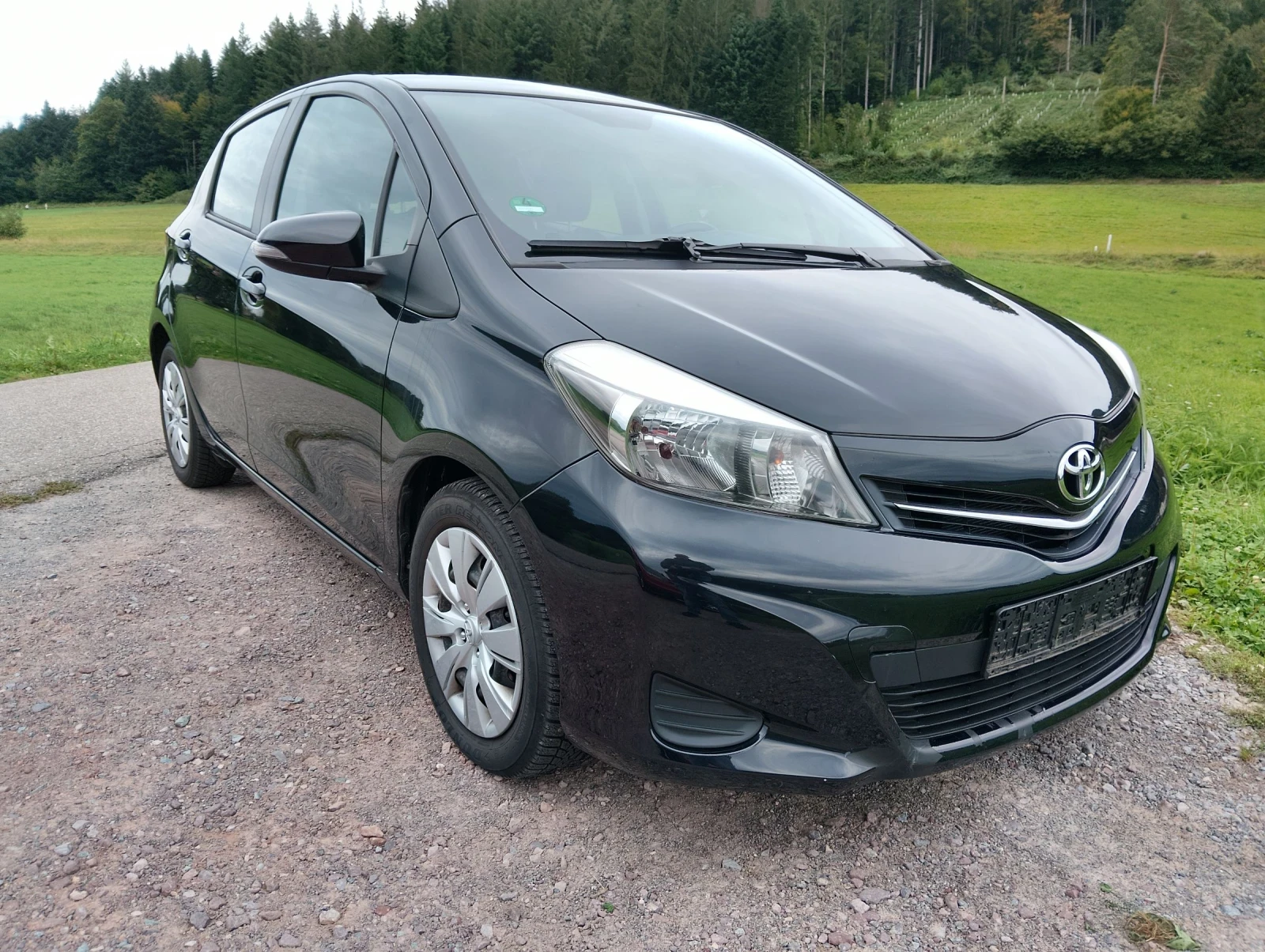 Toyota Yaris 1.0 Life, снимка 1