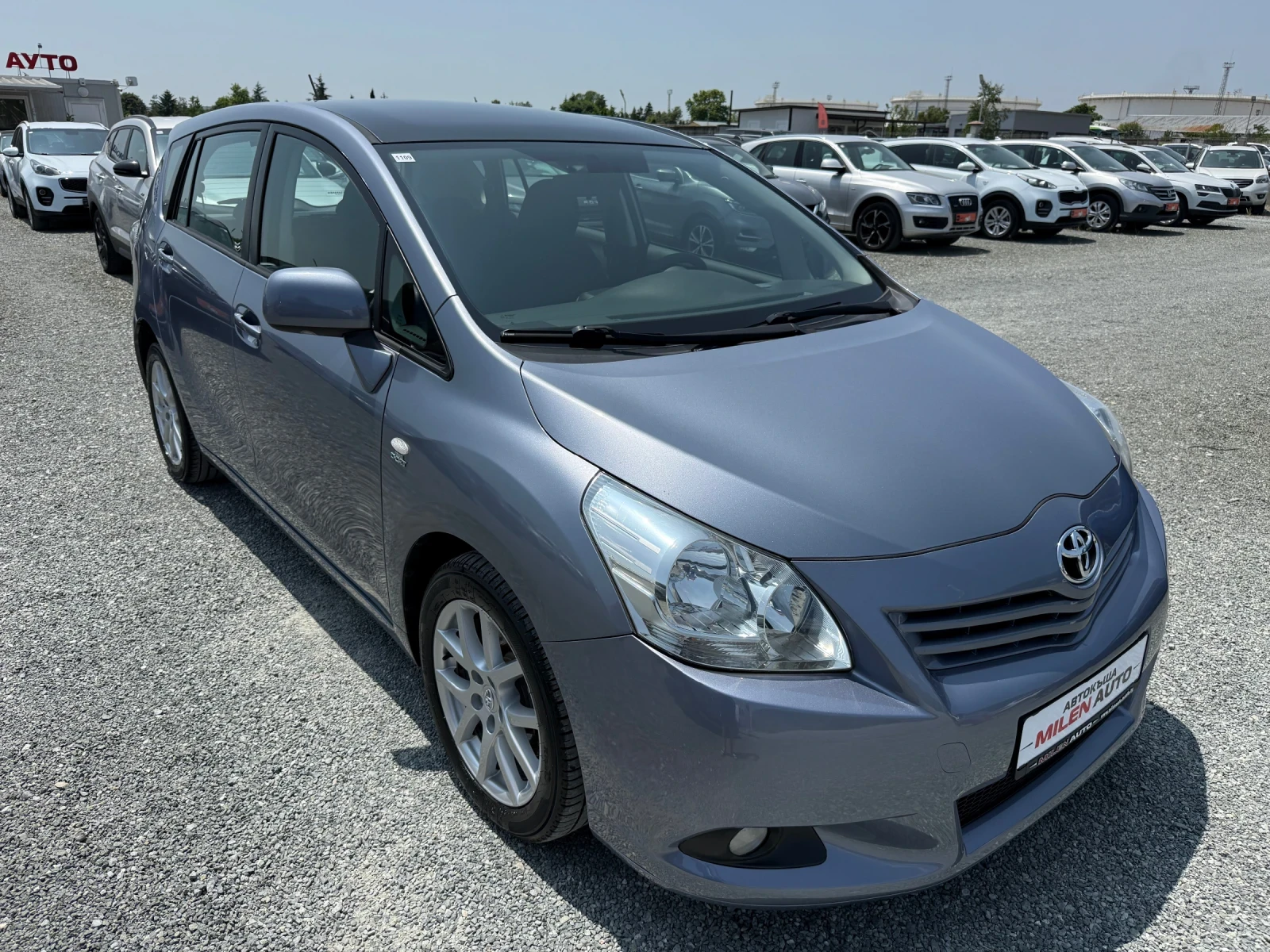 Toyota Verso (KATO НОВА) - изображение 3