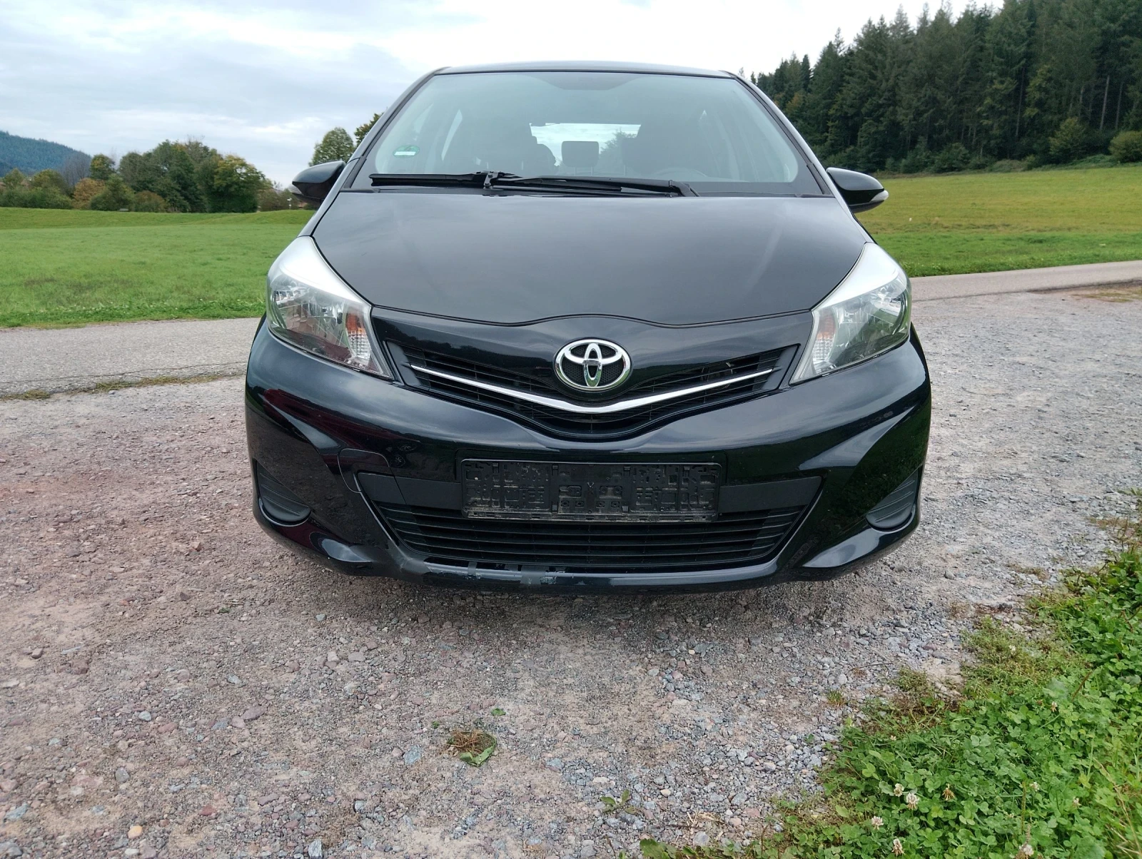 Toyota Yaris 1.0 Life - изображение 2