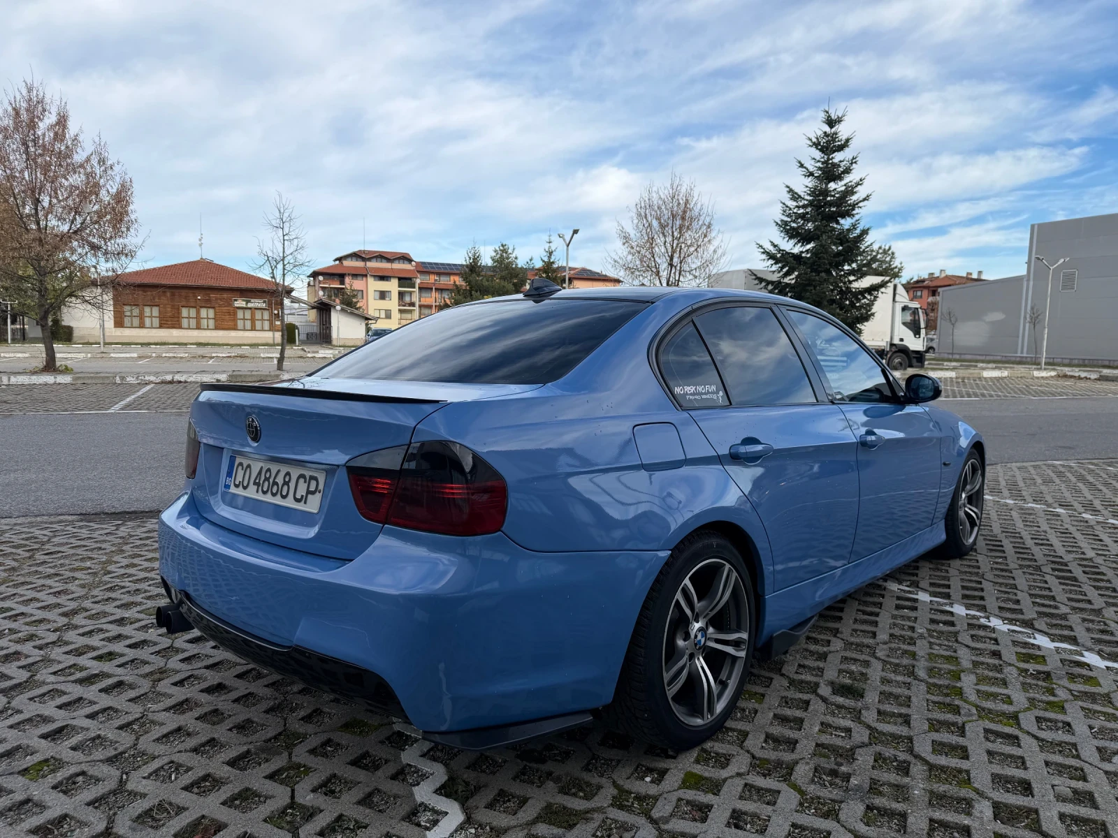 BMW 320  - изображение 6