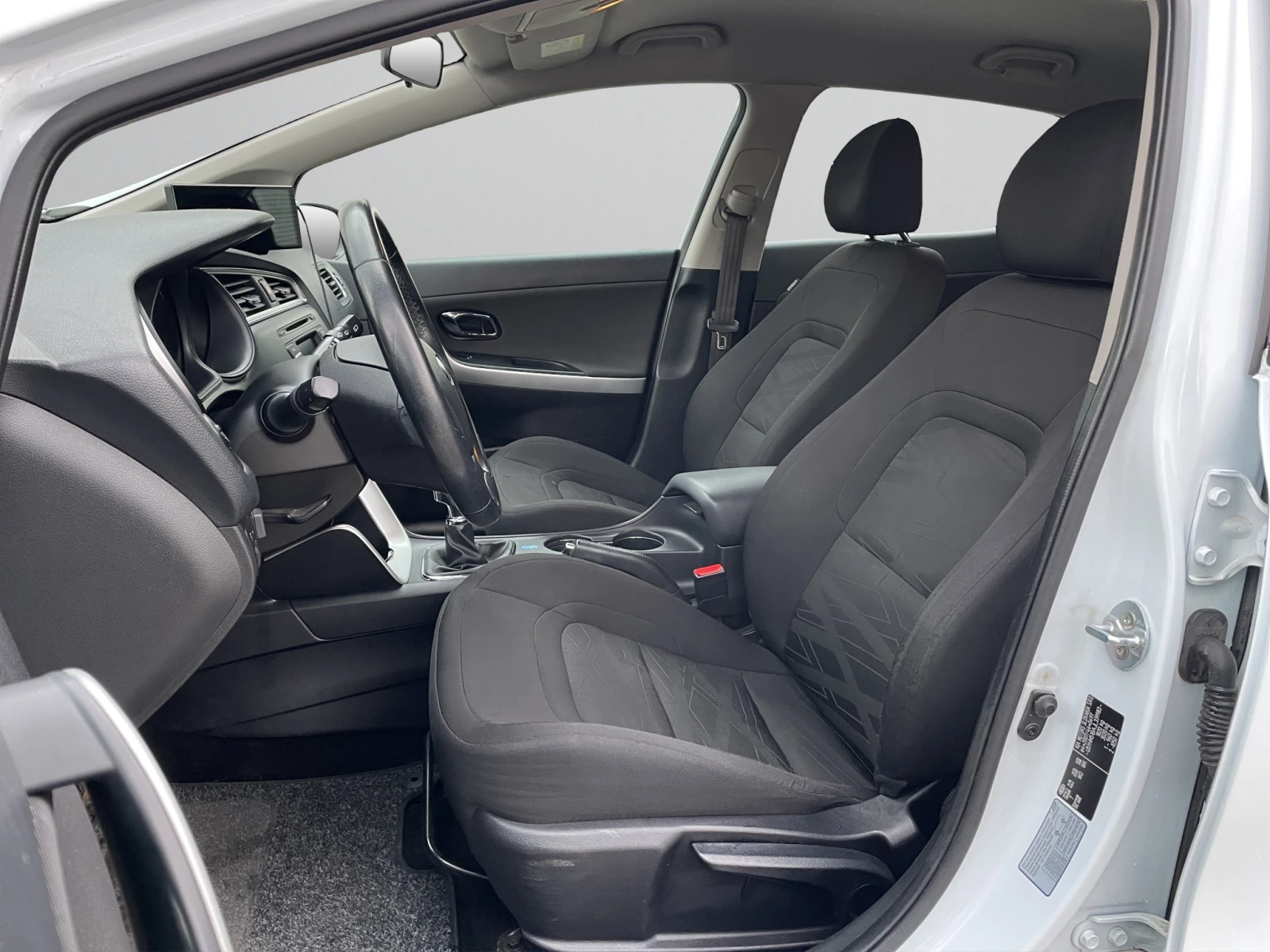 Kia Ceed 1.4 100 hp LPG EURO 6 - изображение 9