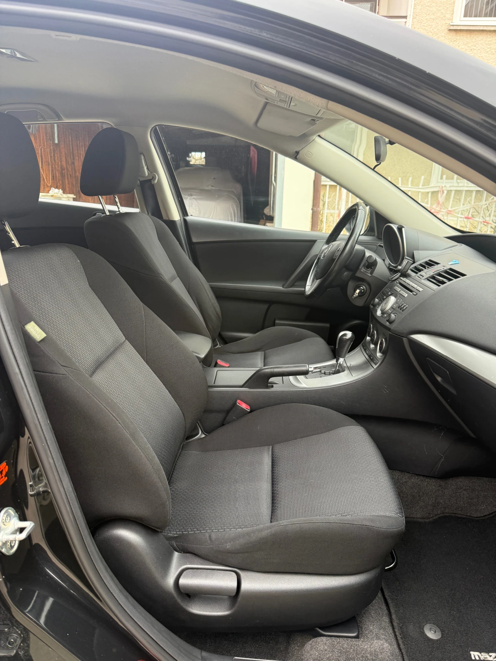 Mazda 3 2.0i АВТОМАТИК  ШВЕЙЦАРИЯ 100% РЕАЛЕН  ЛИЗИНГ, снимка 10 - Автомобили и джипове - 53727948