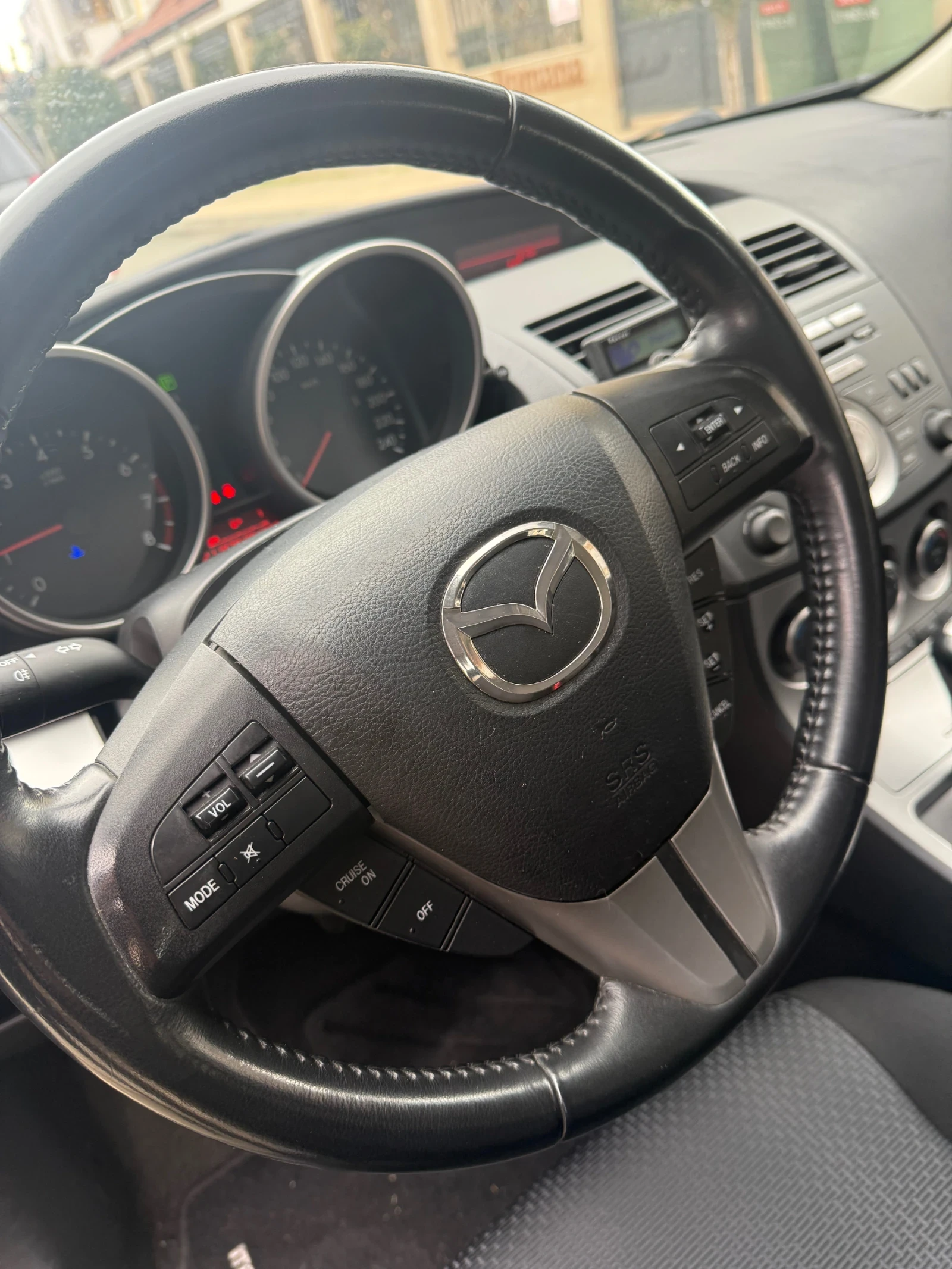 Mazda 3 2.0i АВТОМАТИК  ШВЕЙЦАРИЯ 100% РЕАЛЕН  ЛИЗИНГ, снимка 14 - Автомобили и джипове - 53727948