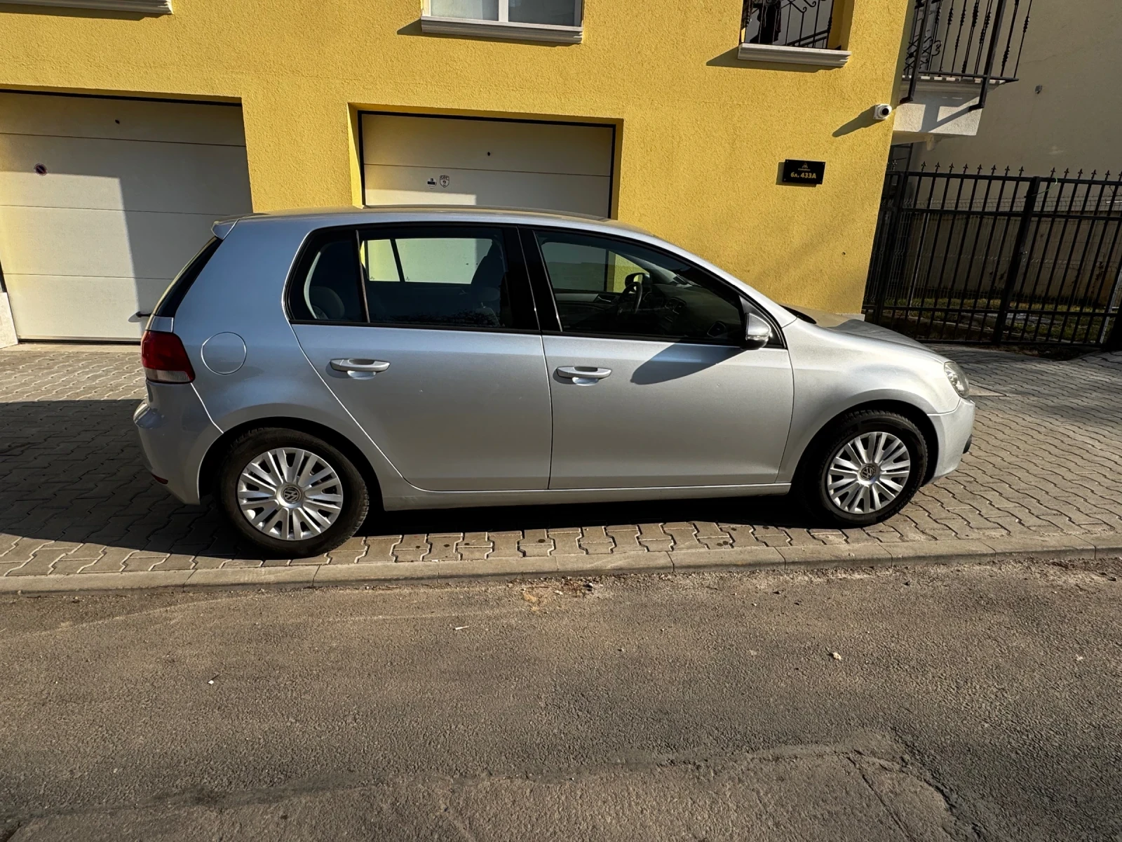 VW Golf, снимка 2 - Автомобили и джипове - 53771734