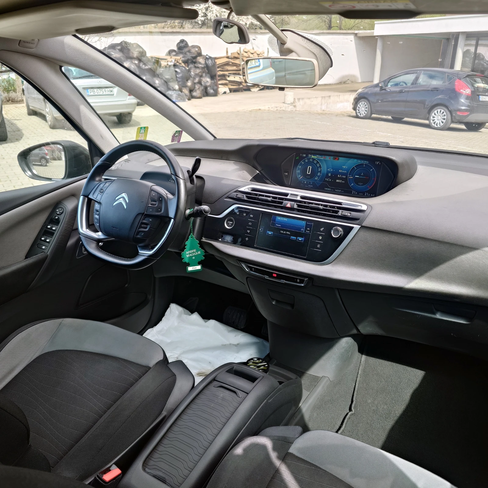 Citroen C4 Picasso 1.6HDI 120, снимка 12 - Автомобили и джипове - 54045179