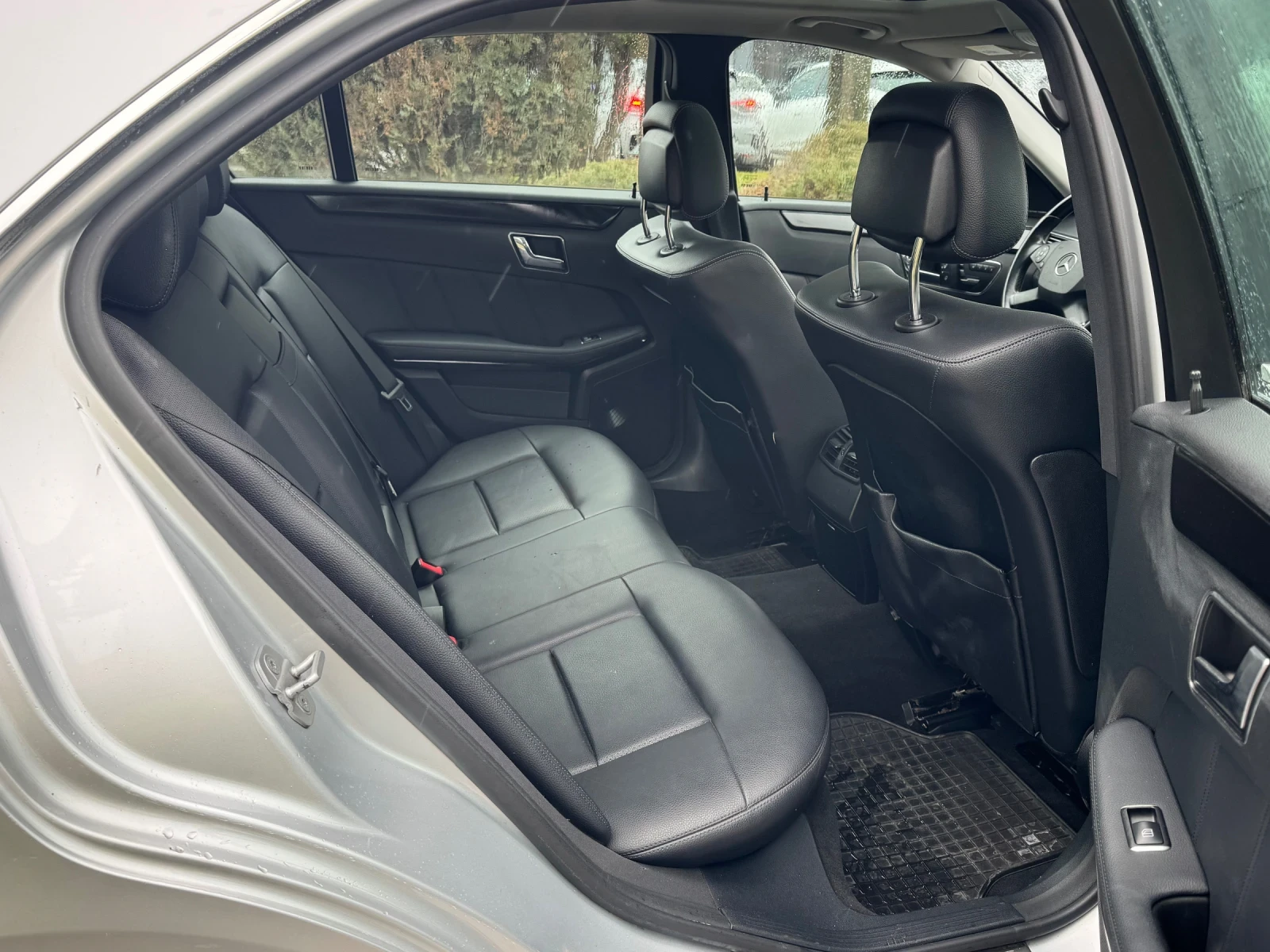 Mercedes-Benz E 350, снимка 10 - Автомобили и джипове - 54072231