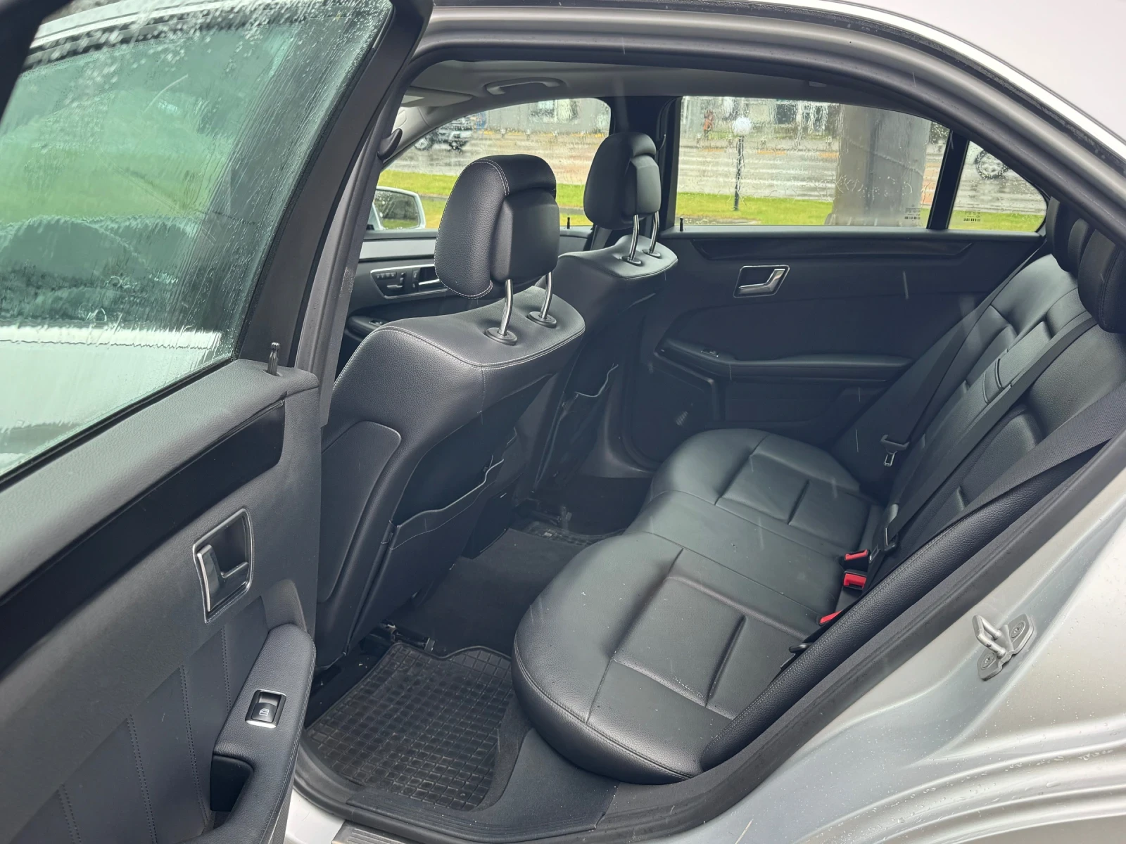 Mercedes-Benz E 350, снимка 8 - Автомобили и джипове - 54072231