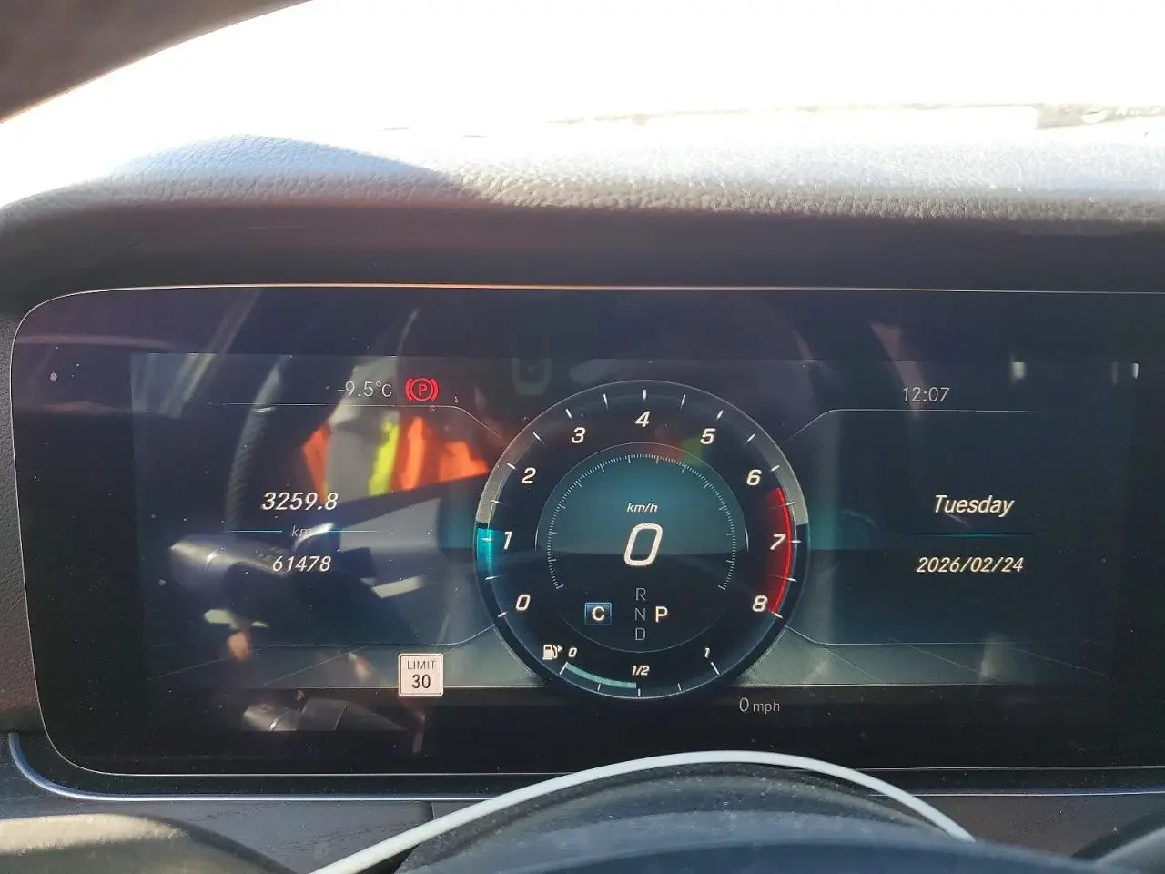 Mercedes-Benz E 400 4matic, снимка 10 - Автомобили и джипове - 54223592