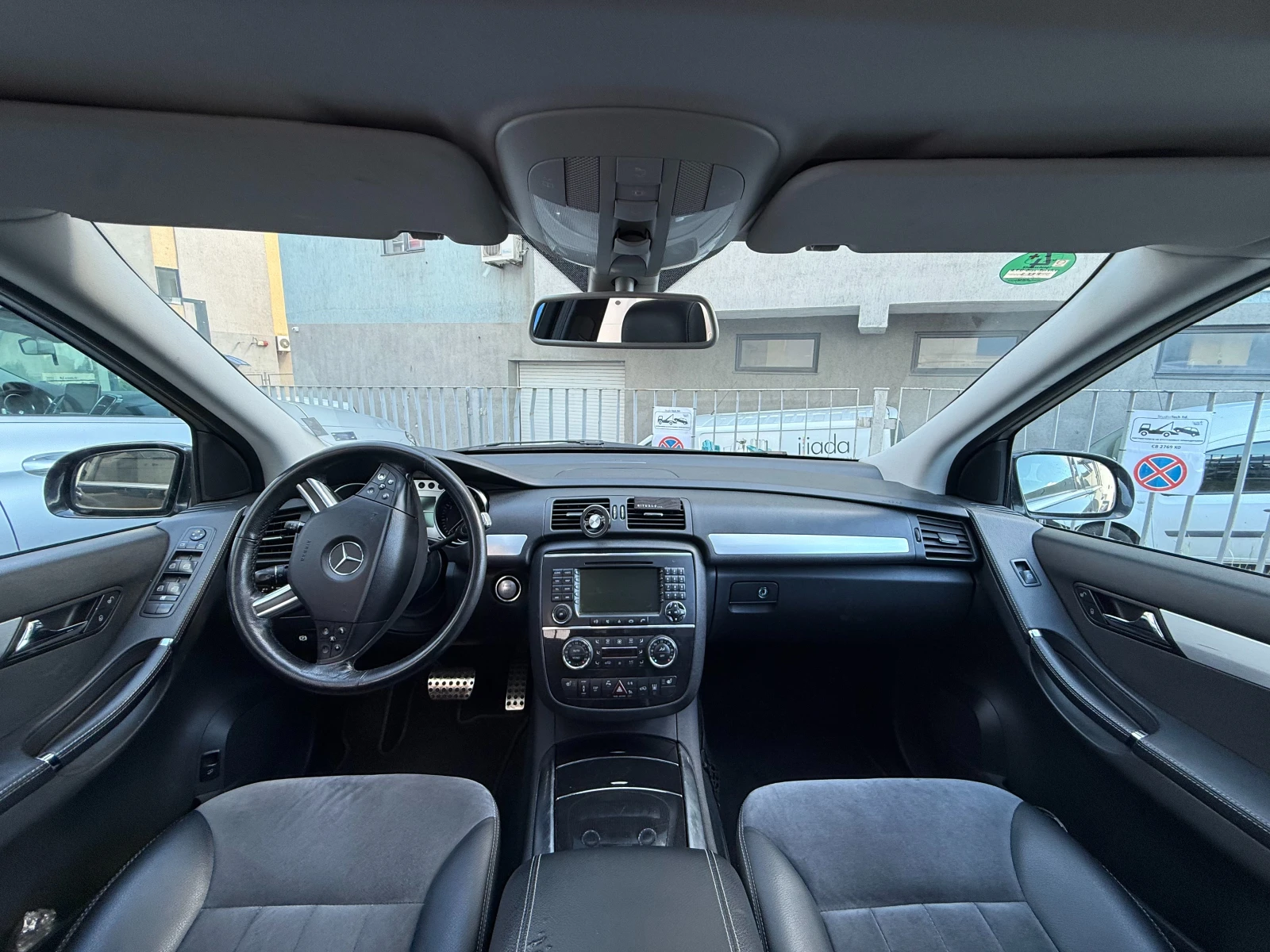 Mercedes-Benz R 500, снимка 4 - Автомобили и джипове - 54788668