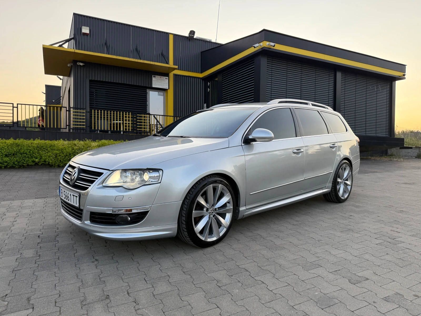 VW Passat R-Line 2.0TDI, снимка 2 - Автомобили и джипове - 55180341