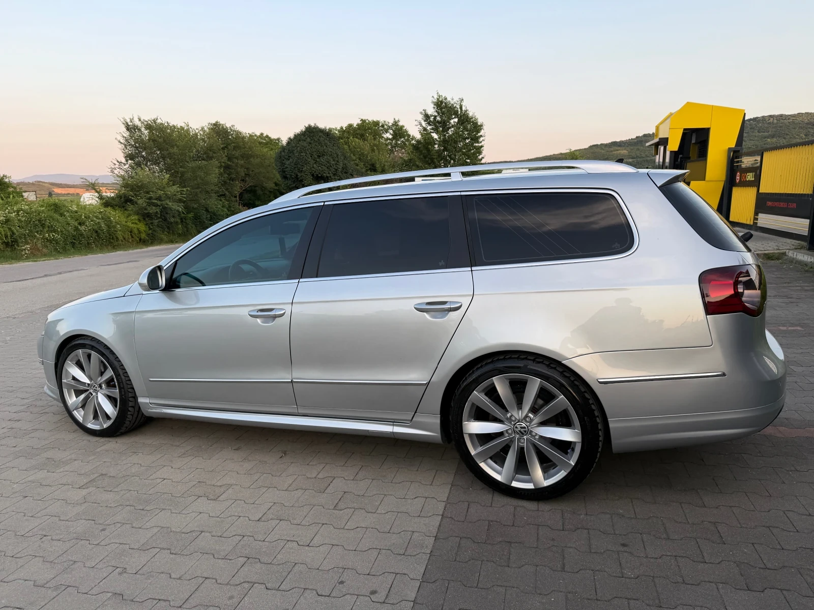VW Passat R-Line 2.0TDI, снимка 14 - Автомобили и джипове - 55180341