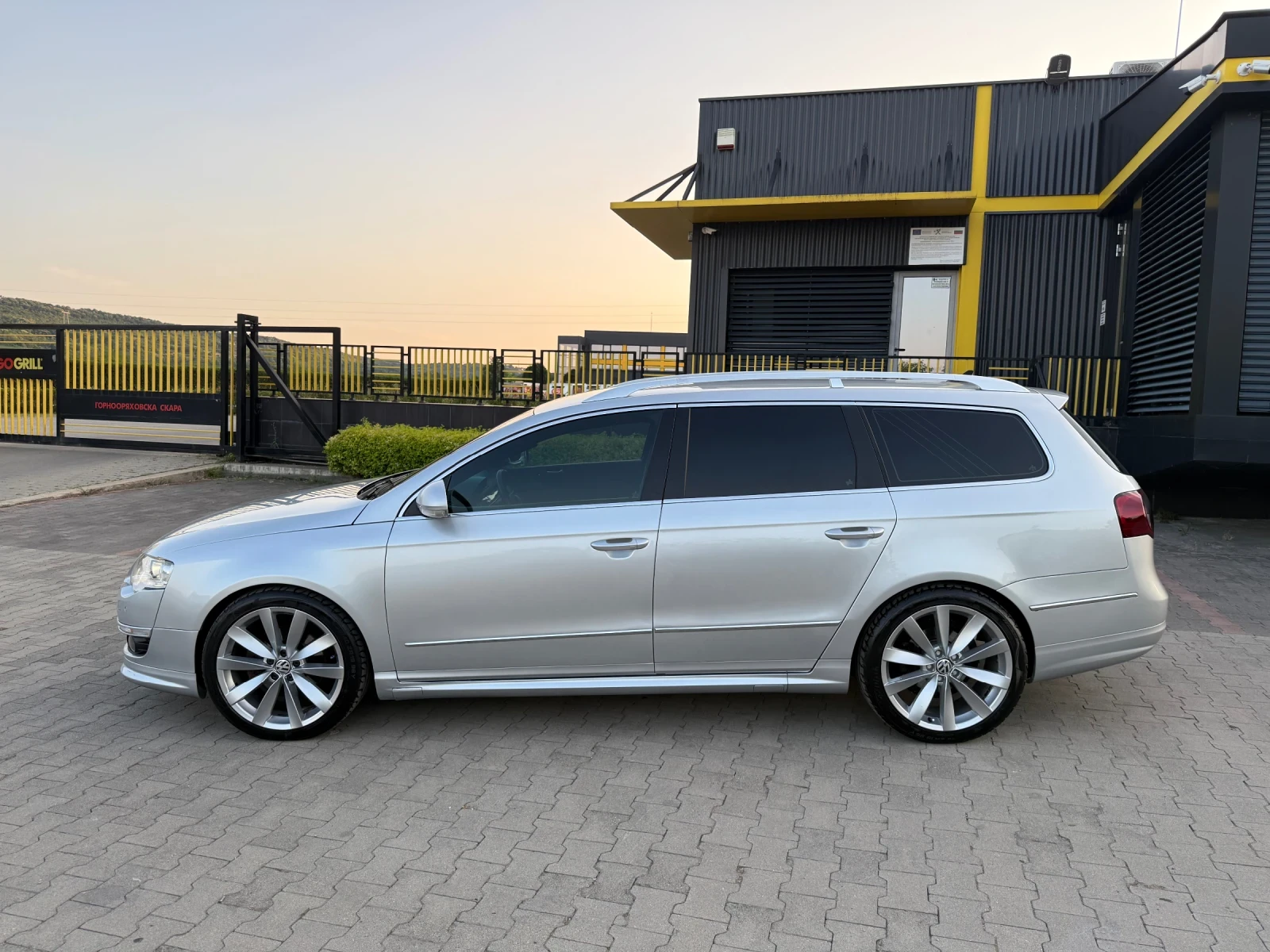 VW Passat R-Line 2.0TDI, снимка 3 - Автомобили и джипове - 55180341