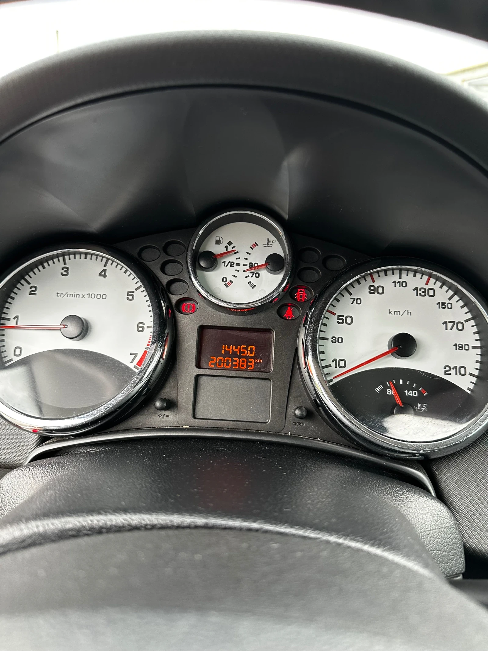 Peugeot 207, снимка 11 - Автомобили и джипове - 55393126