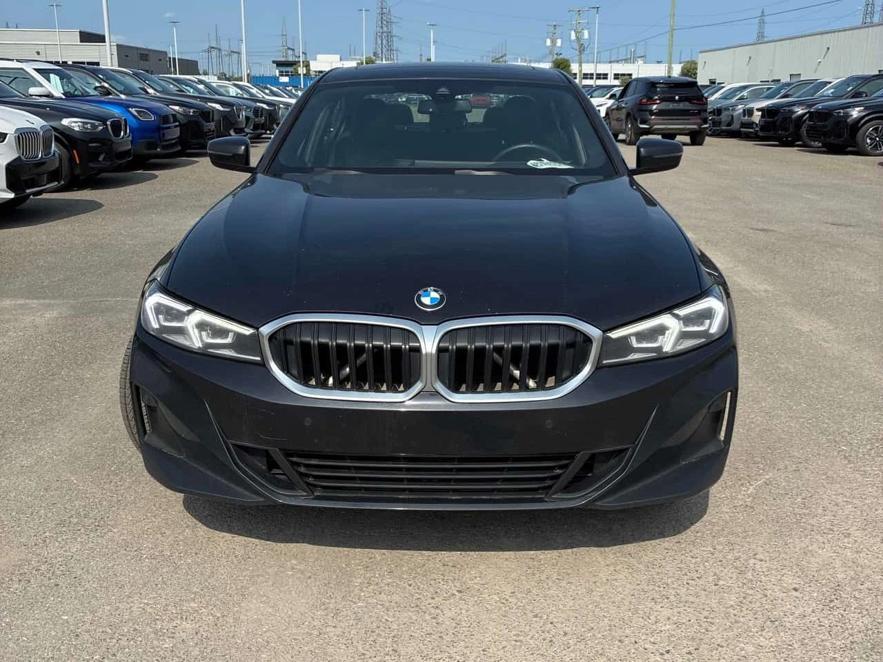 BMW 330 i xDrive | CARFAX | ГЛАВНО ПРЕДСТАВИТЕЛСТВО НА BMW, снимка 2 - Автомобили и джипове - 55437625