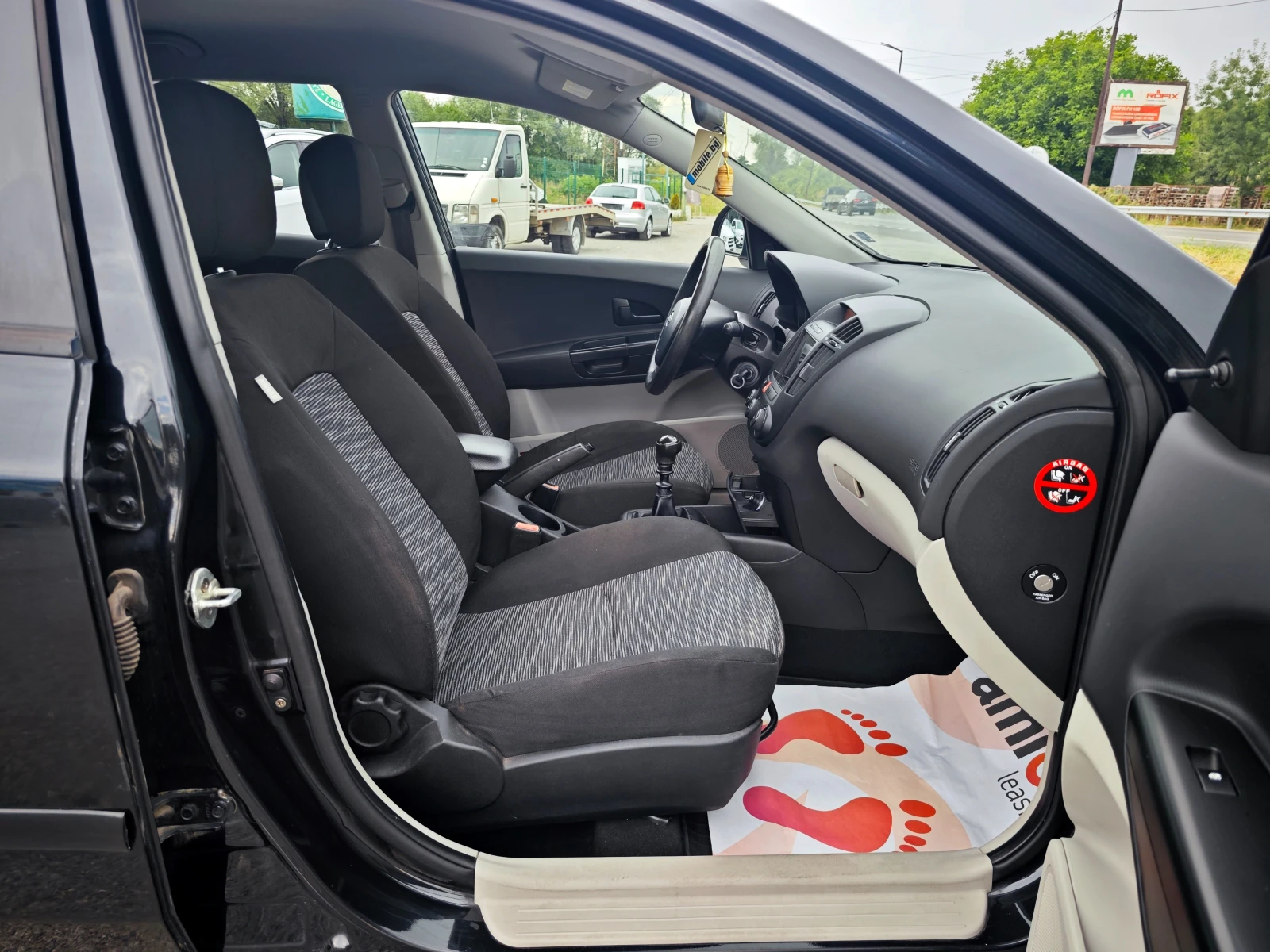 Kia Ceed 1.6CRDi NAVI, снимка 14 - Автомобили и джипове - 55613627