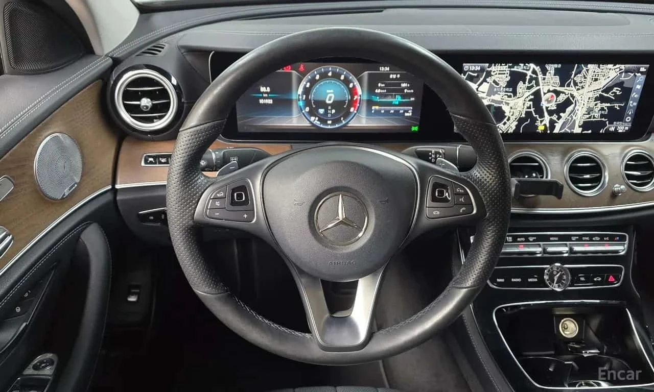 Mercedes-Benz E 300 4MATIC Exclusive * КРАЙНА ЦЕНА ДО БЪЛГАРИЯ, снимка 12 - Автомобили и джипове - 55773075