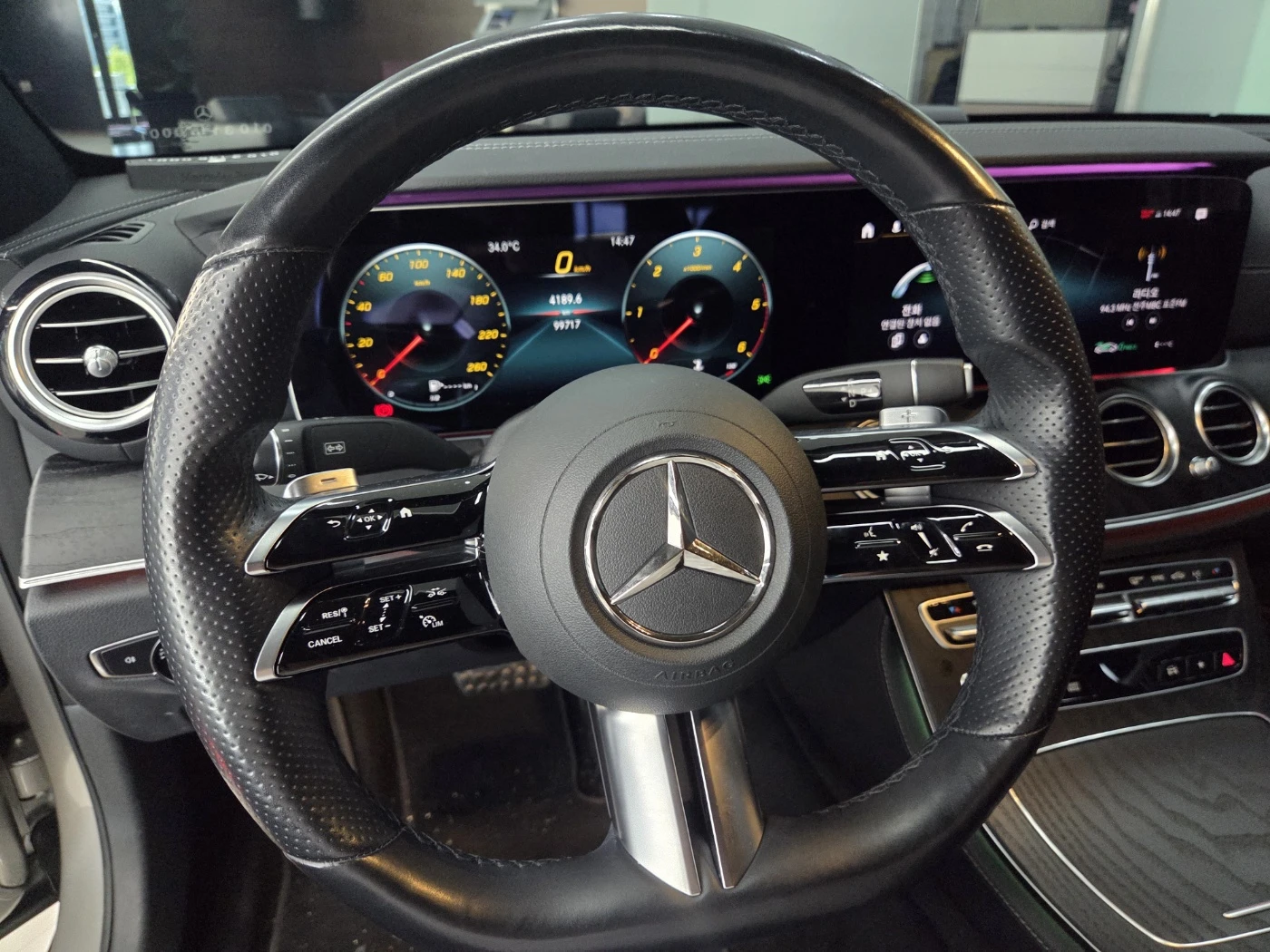 Mercedes-Benz E 220 360* HUD* BLIND SPOT* ЕЛ. БАГАЖНИК* КРАЙНА ЦЕНА, снимка 9 - Автомобили и джипове - 55982731