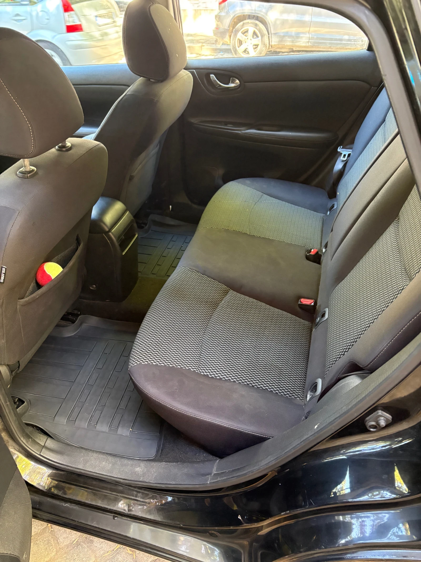 Nissan Pulsar 1.5D, снимка 7 - Автомобили и джипове - 56338011