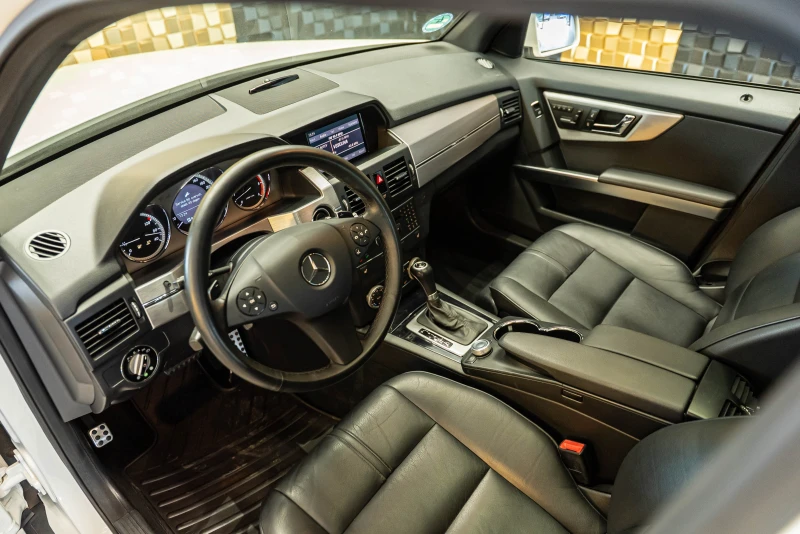 Mercedes-Benz GLK 320 4matic, снимка 7 - Автомобили и джипове - 51505635
