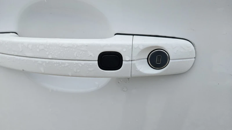 Ford Kuga 2.0 d..4x4..KAY LEES , снимка 16 - Автомобили и джипове - 52666035