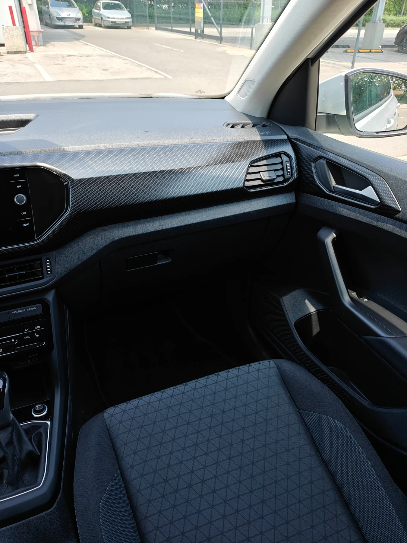 VW T-Cross 110hp 1.0 TSI DSG Гаранция Автокаско - изображение 10