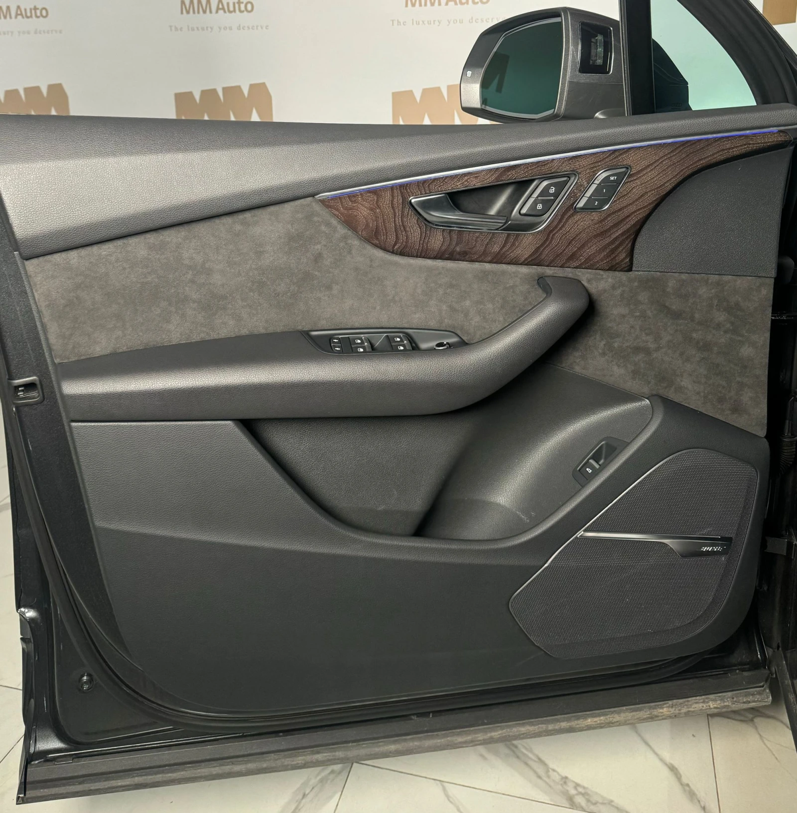 Audi Q7 55TFSI Quattro* Подгрев* 360* HuD* Pano* Keyless - изображение 7