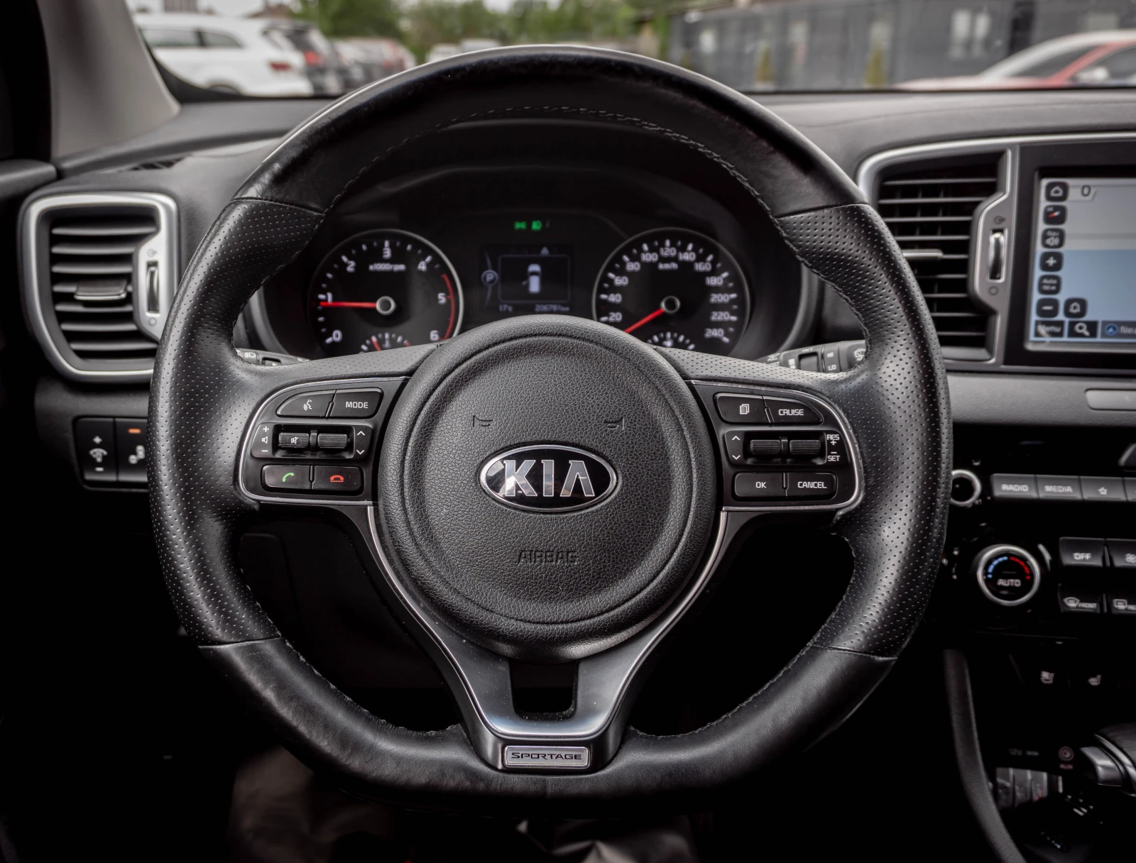 Kia Sportage 2.0CRDI-6М.ГАР.РЕАЛНИ КМ., снимка 9 - Автомобили и джипове - 54509129