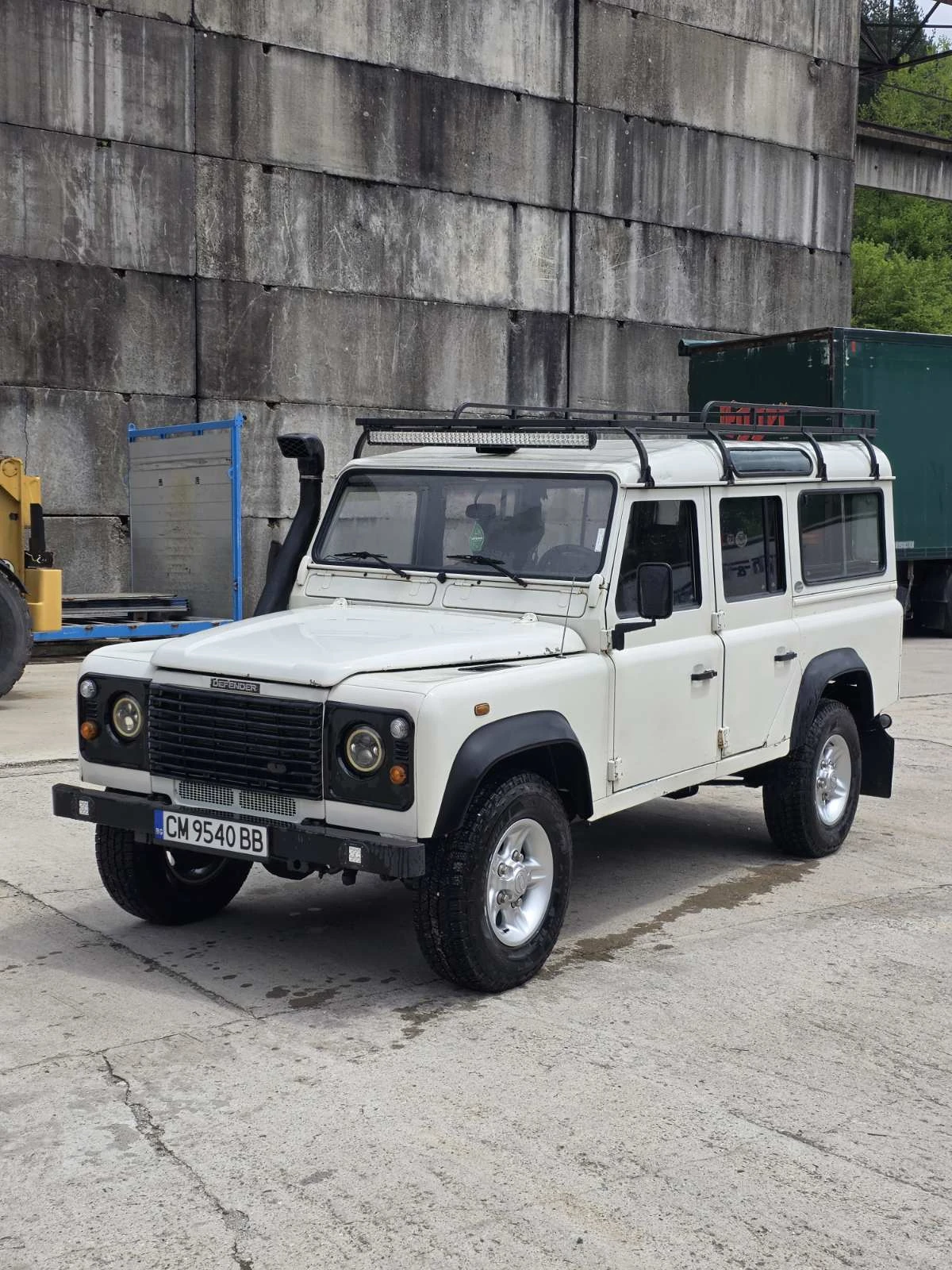 Land Rover Defender 110 / 8+ 1