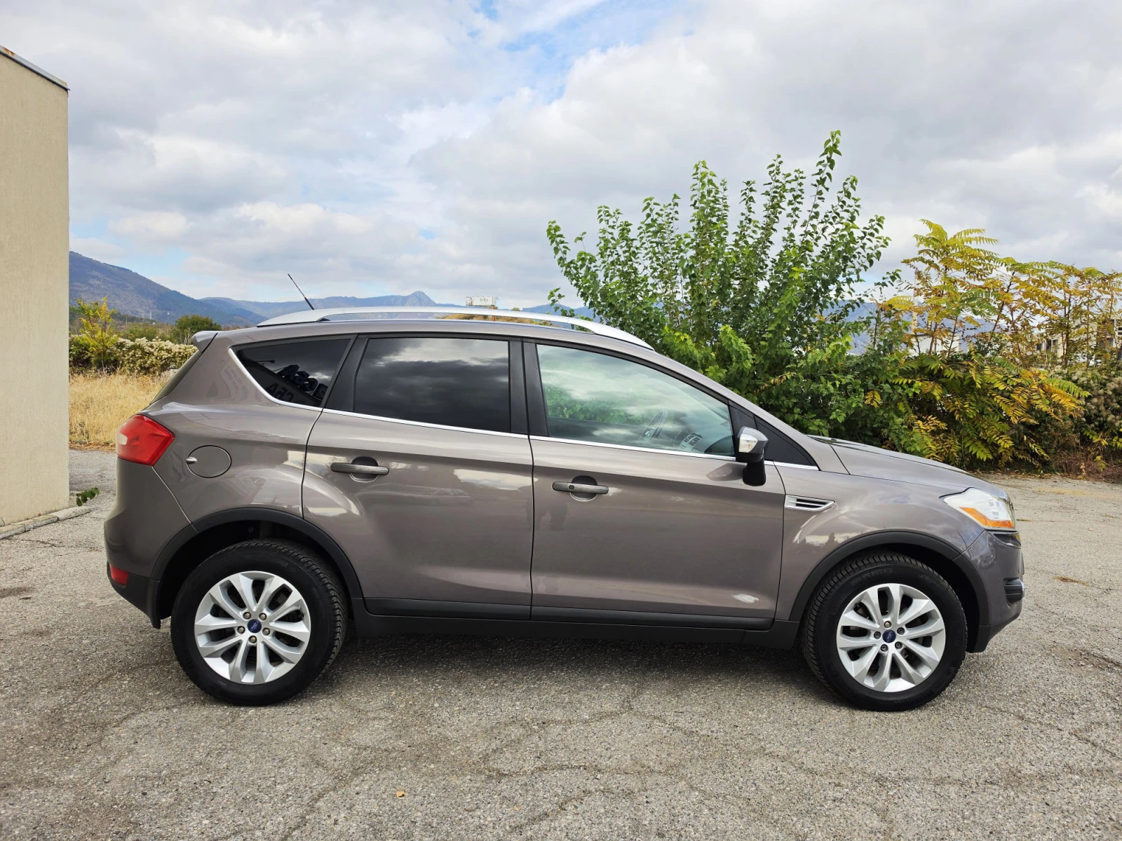 Ford Kuga 2.0 163к.с. TITANIUM, снимка 8 - Автомобили и джипове - 56644923