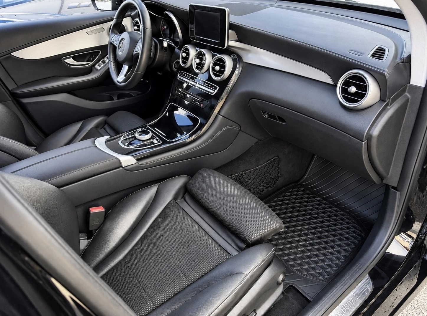 Mercedes-Benz GLC 220 d 4MATIC* ЛИЗИНГ* БАРТЕР, снимка 10 - Автомобили и джипове - 56708319