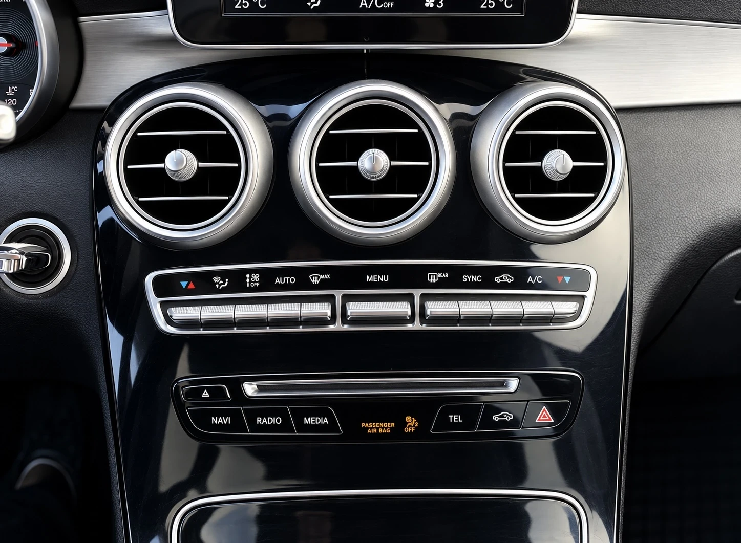 Mercedes-Benz GLC 220 d 4MATIC* ЛИЗИНГ* БАРТЕР, снимка 13 - Автомобили и джипове - 56708319