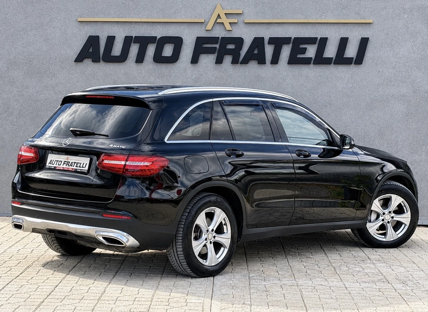 Mercedes-Benz GLC 220 d 4MATIC* ЛИЗИНГ* БАРТЕР, снимка 4 - Автомобили и джипове - 56708319