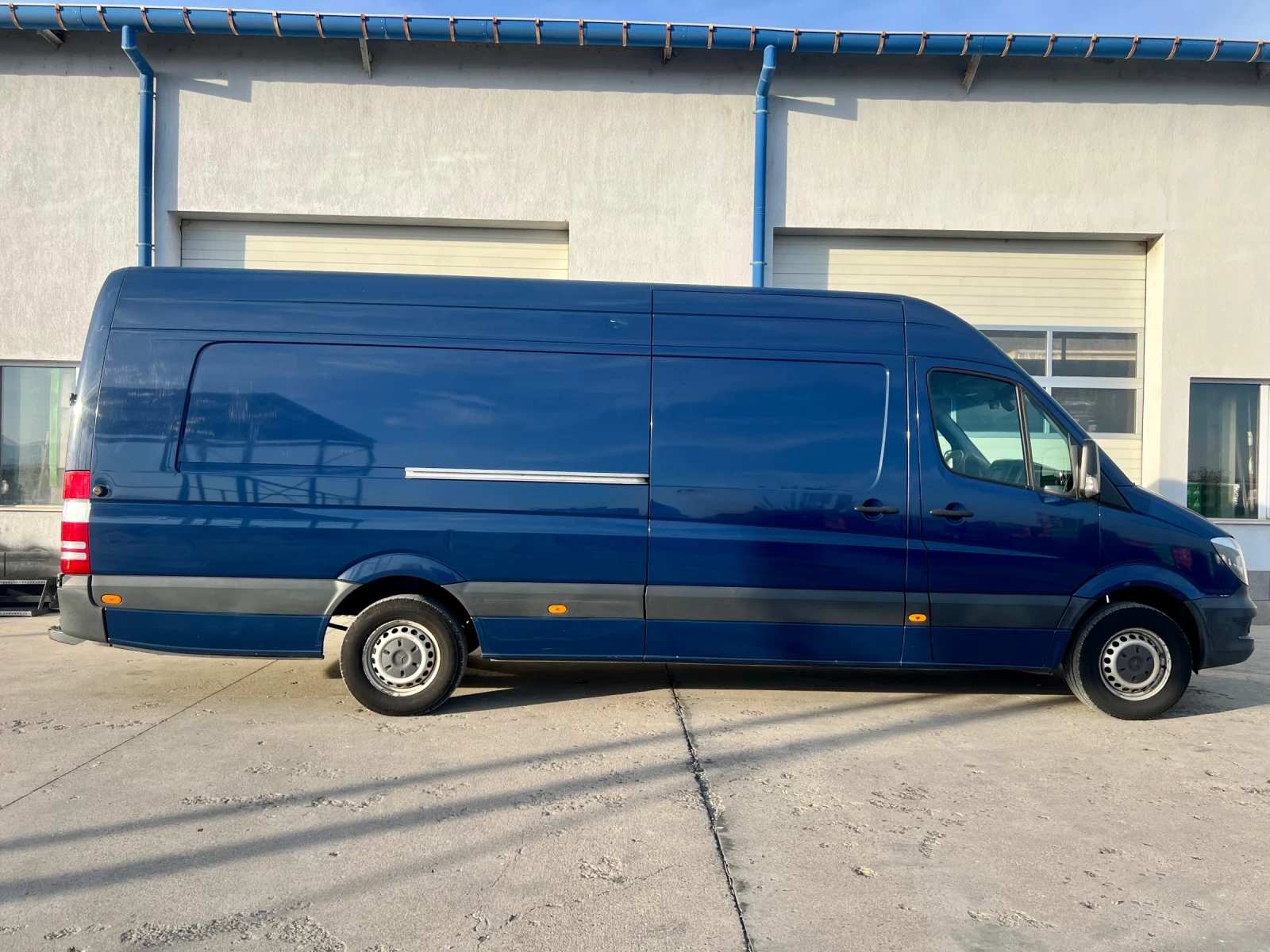 Mercedes-Benz Sprinter 313 Maxi XXL / Климатроник / Две странични врати - изображение 6