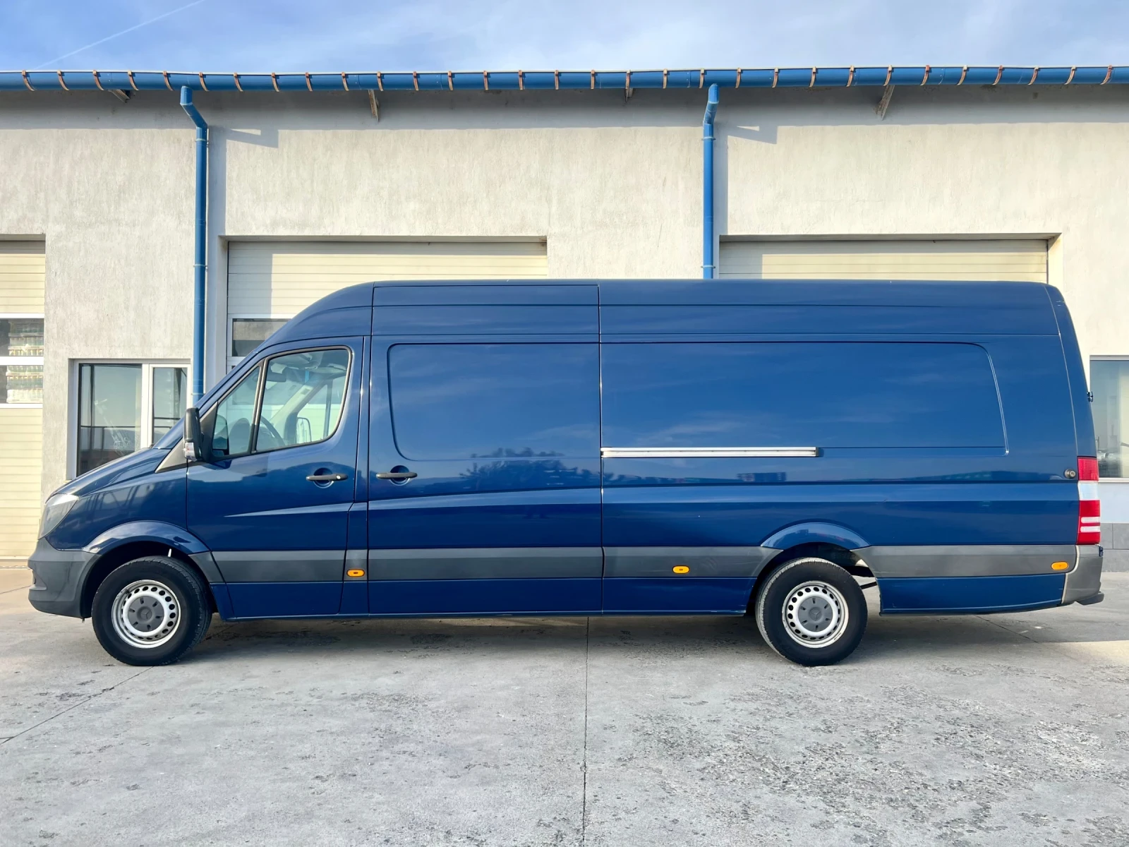 Mercedes-Benz Sprinter 313 Maxi XXL / Климатроник / Две странични врати - изображение 5