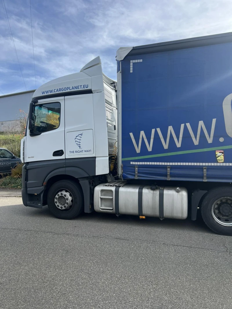 Mercedes-Benz Actros, снимка 4 - Камиони - 53322836