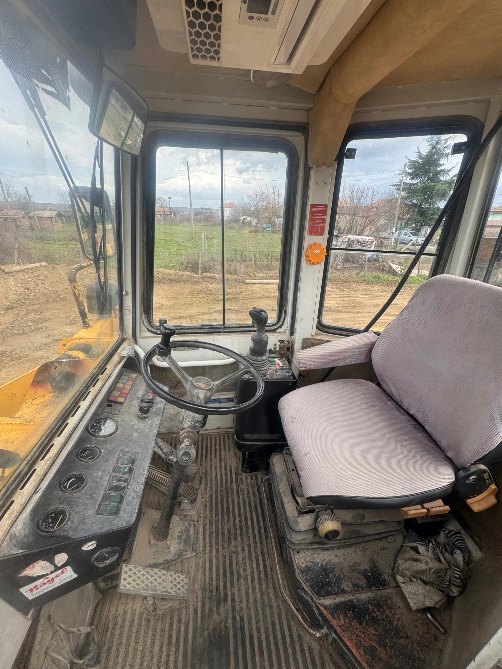 Челен товарач Liebherr L541 - изображение 7