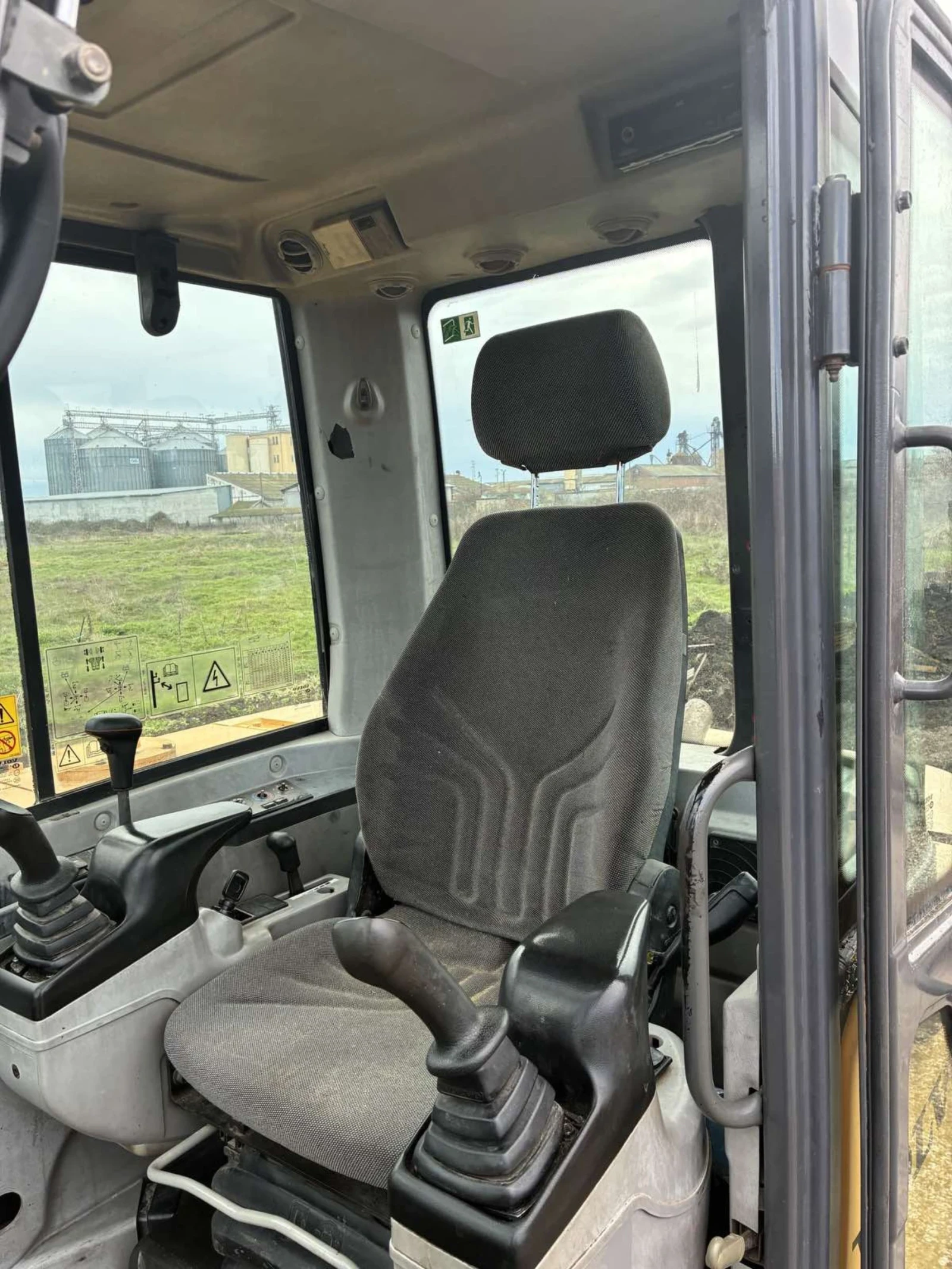 ����� Volvo EC 60 C | Mobile.bg � ����������� 6