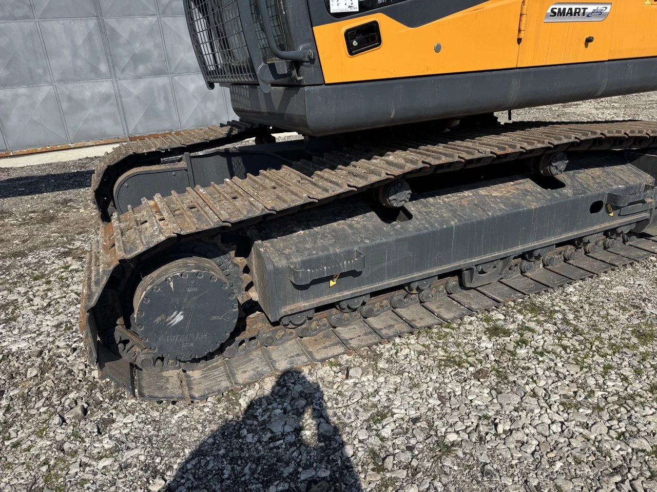 Багер Hyundai R210, снимка 7 - Индустриална техника - 53748571