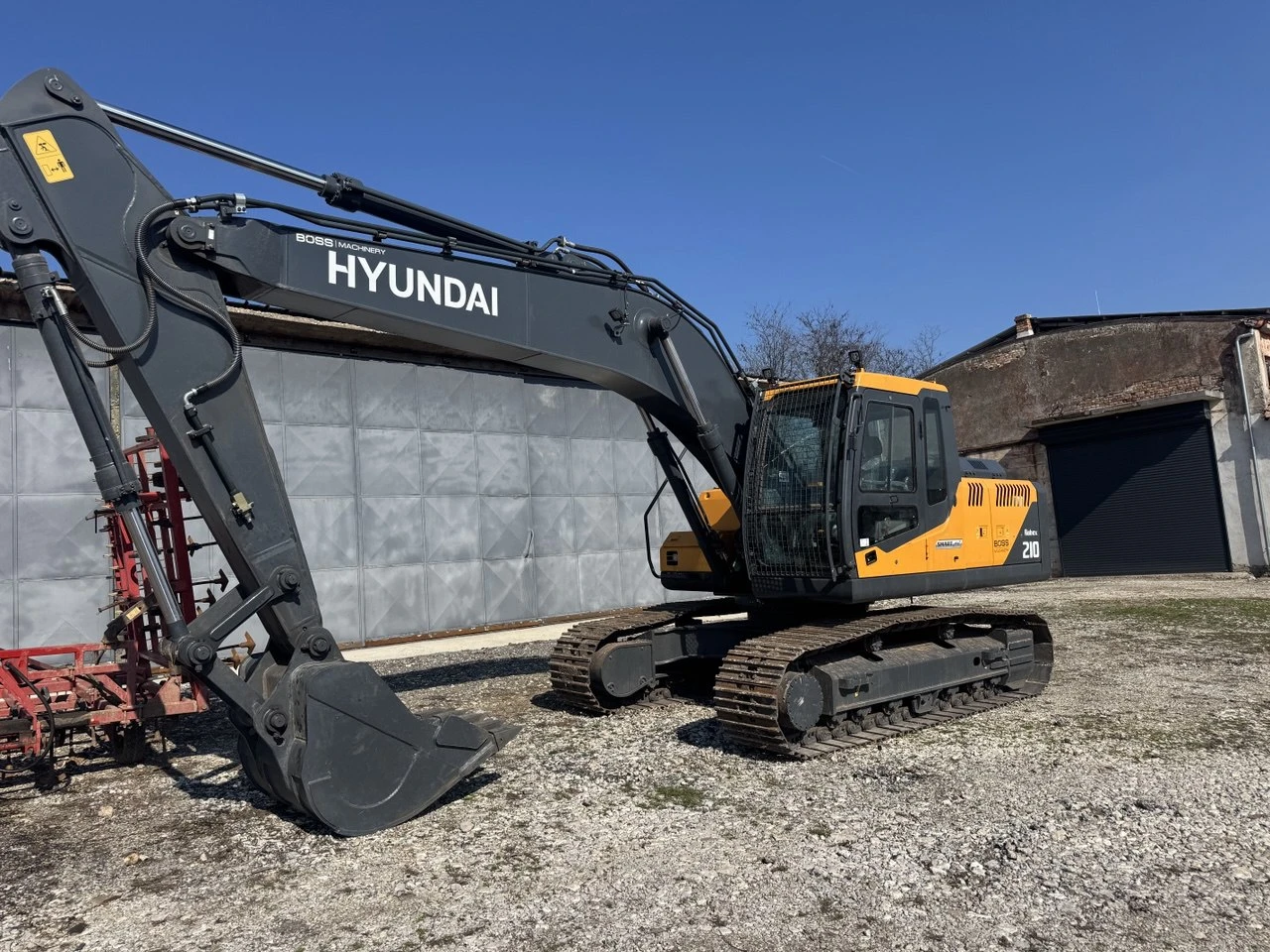 Багер Hyundai R210, снимка 3 - Индустриална техника - 53748571