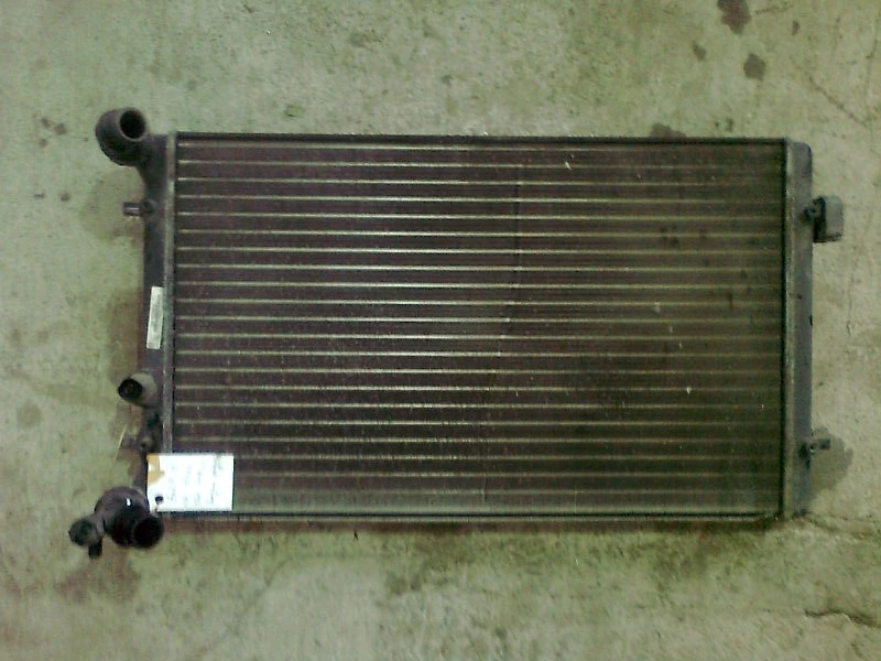 радиатор воден за Фолксваген Голф 4 (1.6)