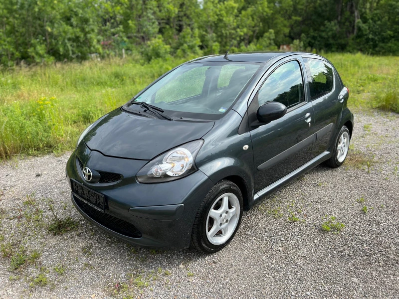 Toyota Aygo 1.0 VVTI A/C, снимка 2 - Автомобили и джипове - 44858789