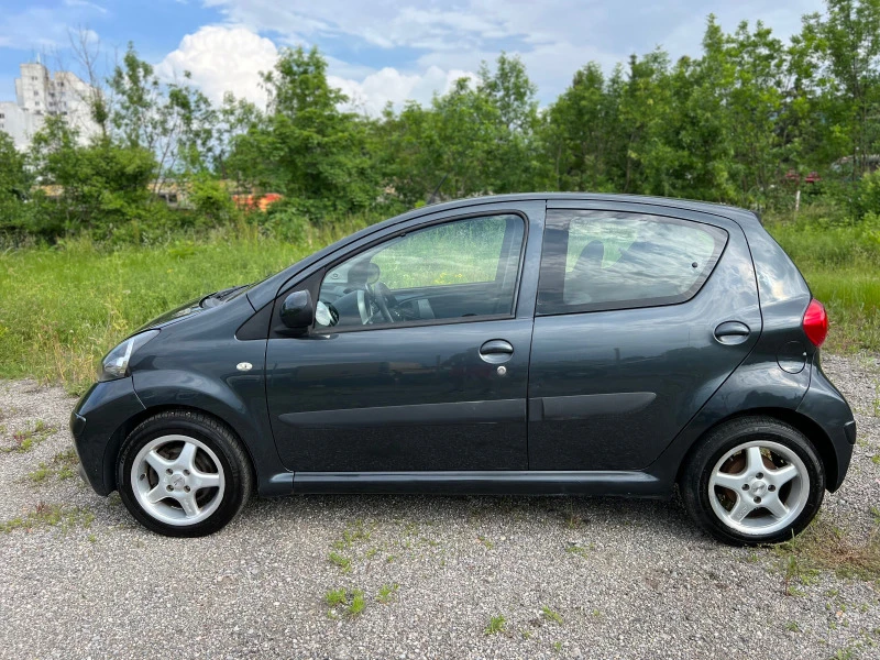 Toyota Aygo 1.0 VVTI A/C, снимка 5 - Автомобили и джипове - 44858789