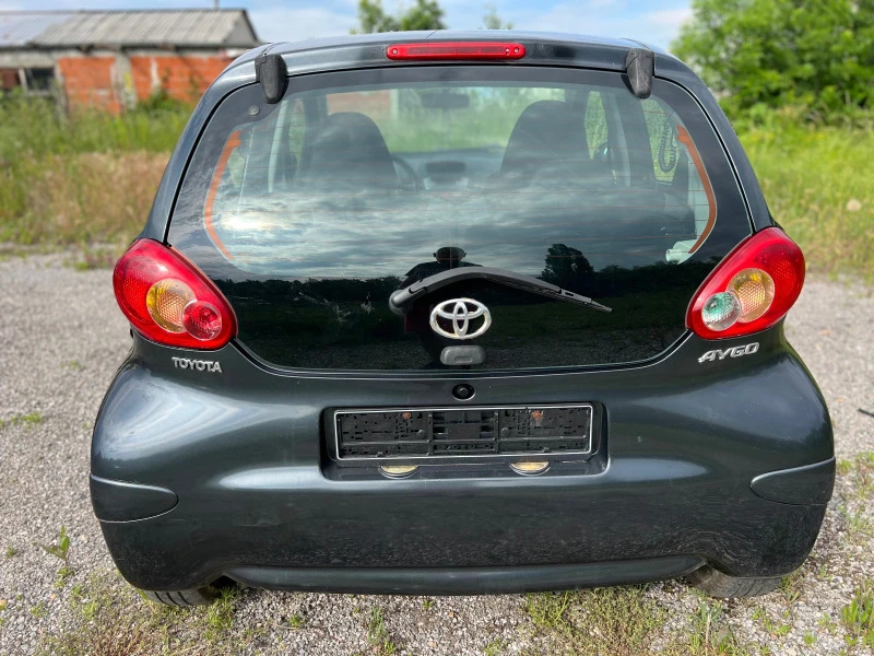 Toyota Aygo 1.0 VVTI A/C, снимка 8 - Автомобили и джипове - 44858789