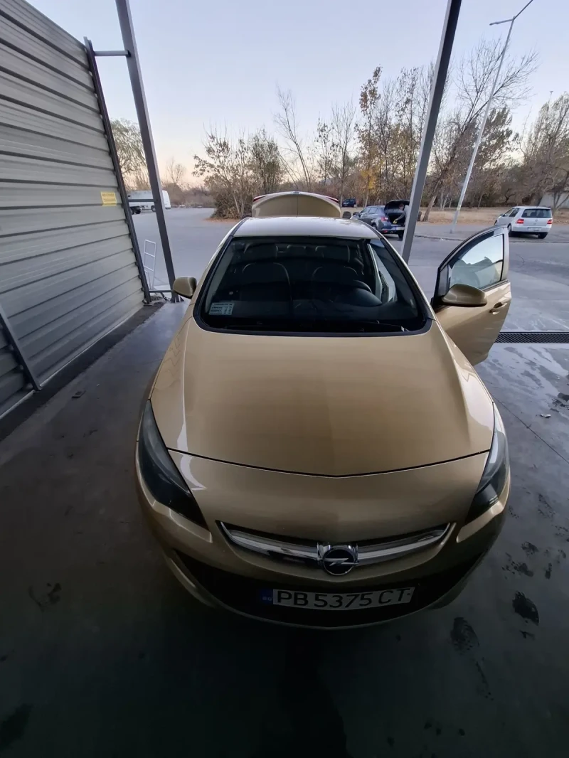 Opel Astra J, снимка 1 - Автомобили и джипове - 47895720