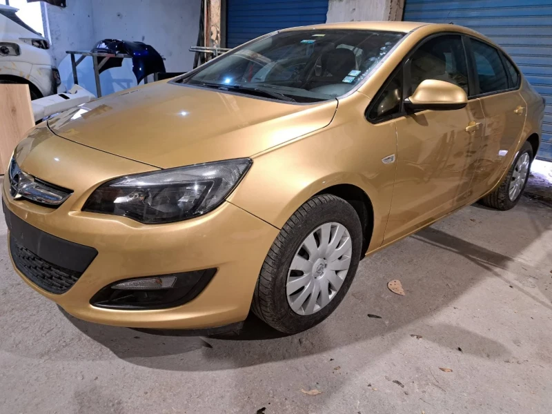 Opel Astra J, снимка 8 - Автомобили и джипове - 47895720