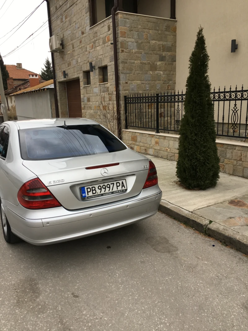 Mercedes-Benz E 270 Avangarde, снимка 3 - Автомобили и джипове - 48329787