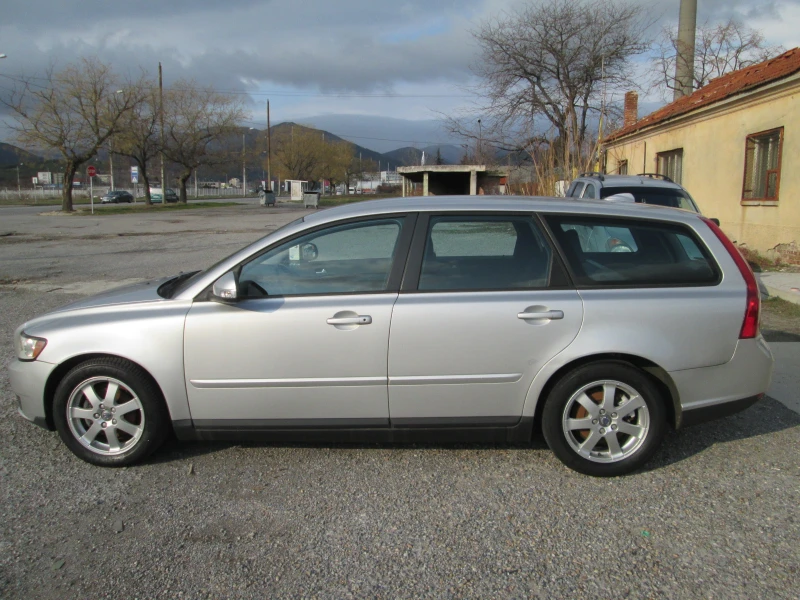 Volvo V50 1.6 HDI FACE 6скорости , снимка 8 - Автомобили и джипове - 48487375