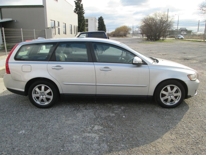 Volvo V50 1.6 HDI FACE 6скорости , снимка 4 - Автомобили и джипове - 48487375